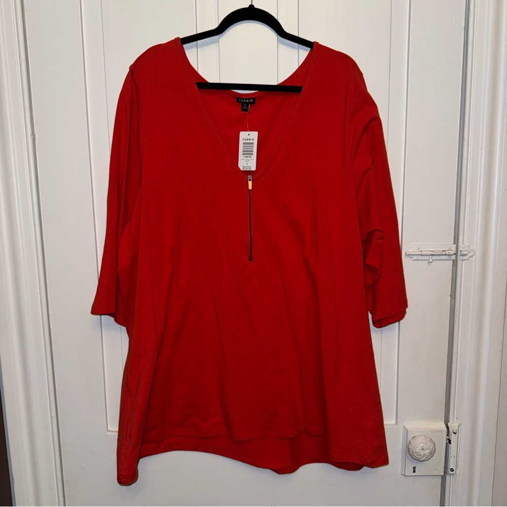 ✨torrid red orange poppy zip front foxy tee✨